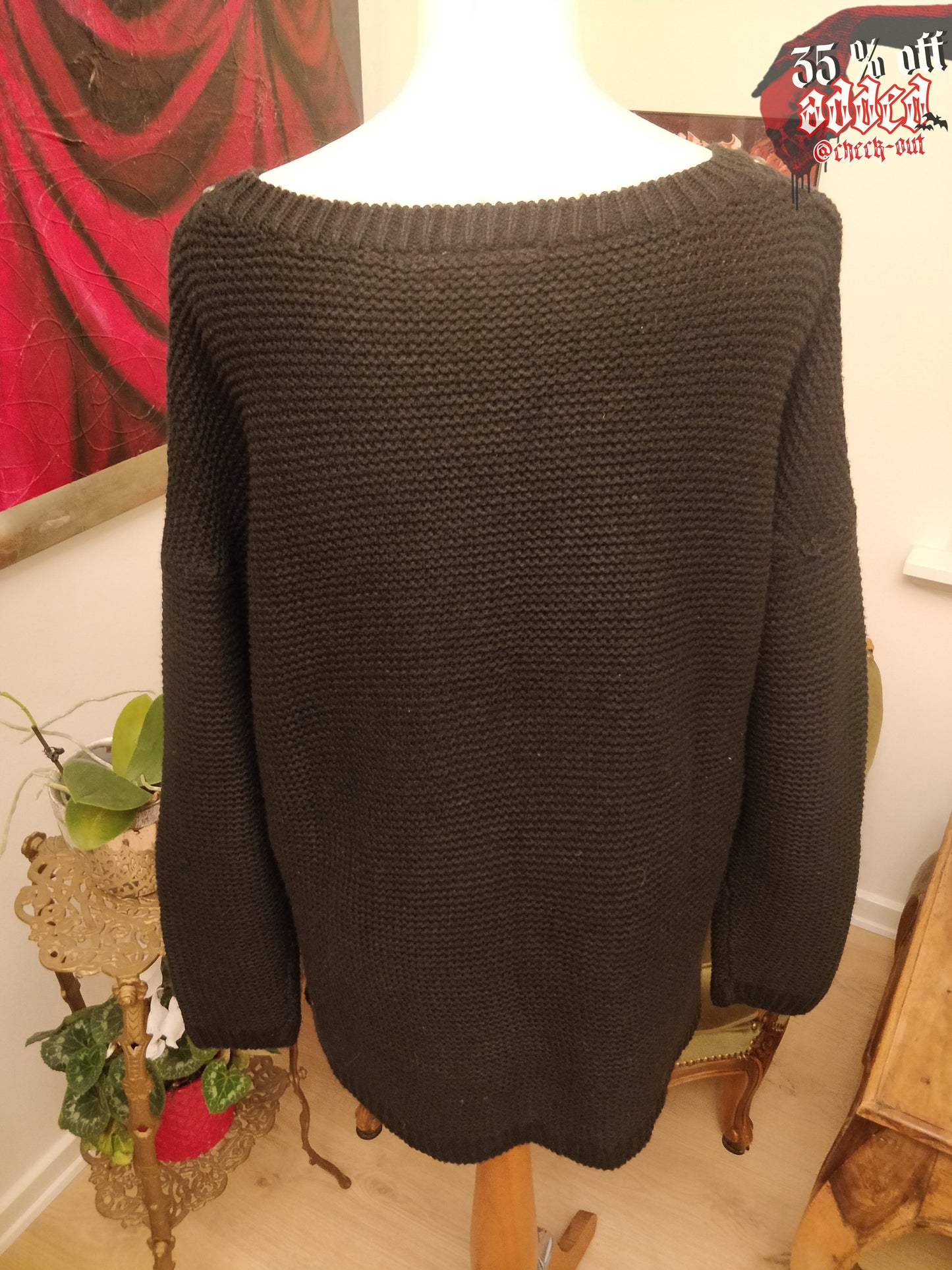 Round-studded Knitted Sweater