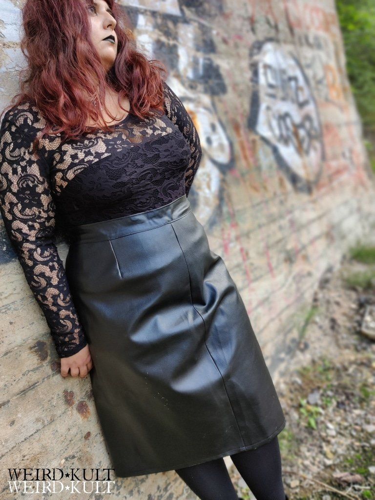 Fake Leather Skirt (Plus)